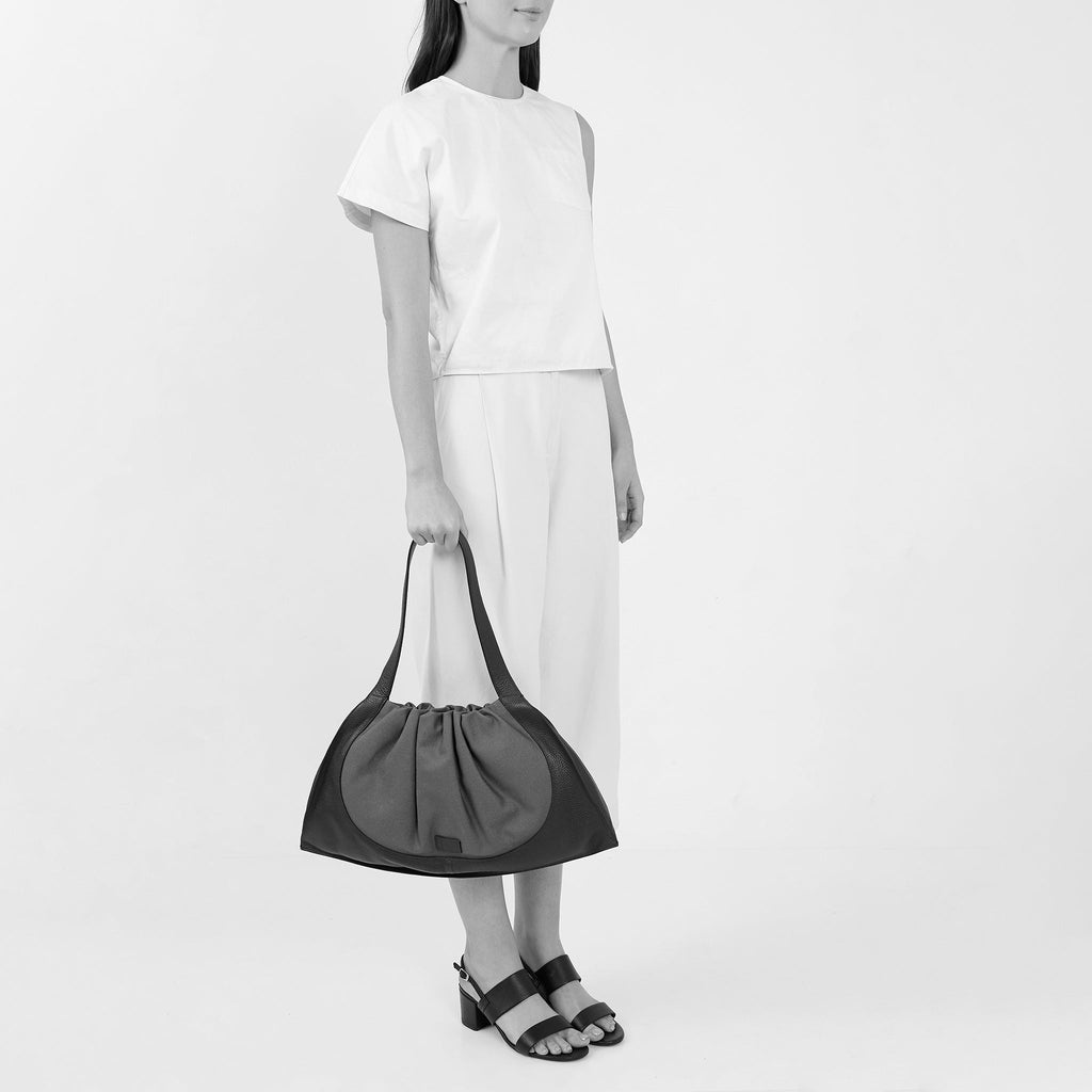 Ana Tote Large Canvas Sand/Black