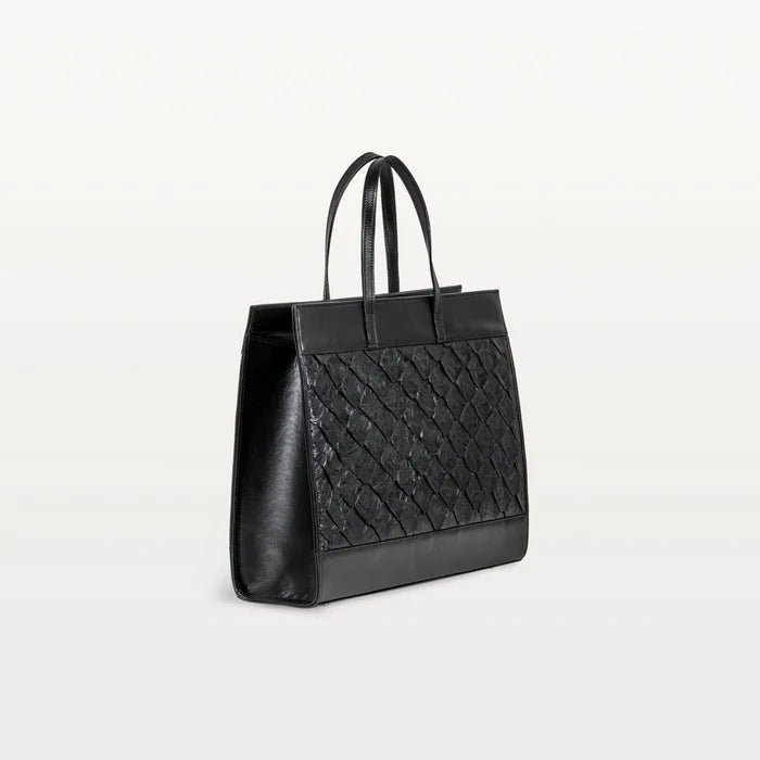 Braemar Tote in Black Pirarucu By Vivo Bags