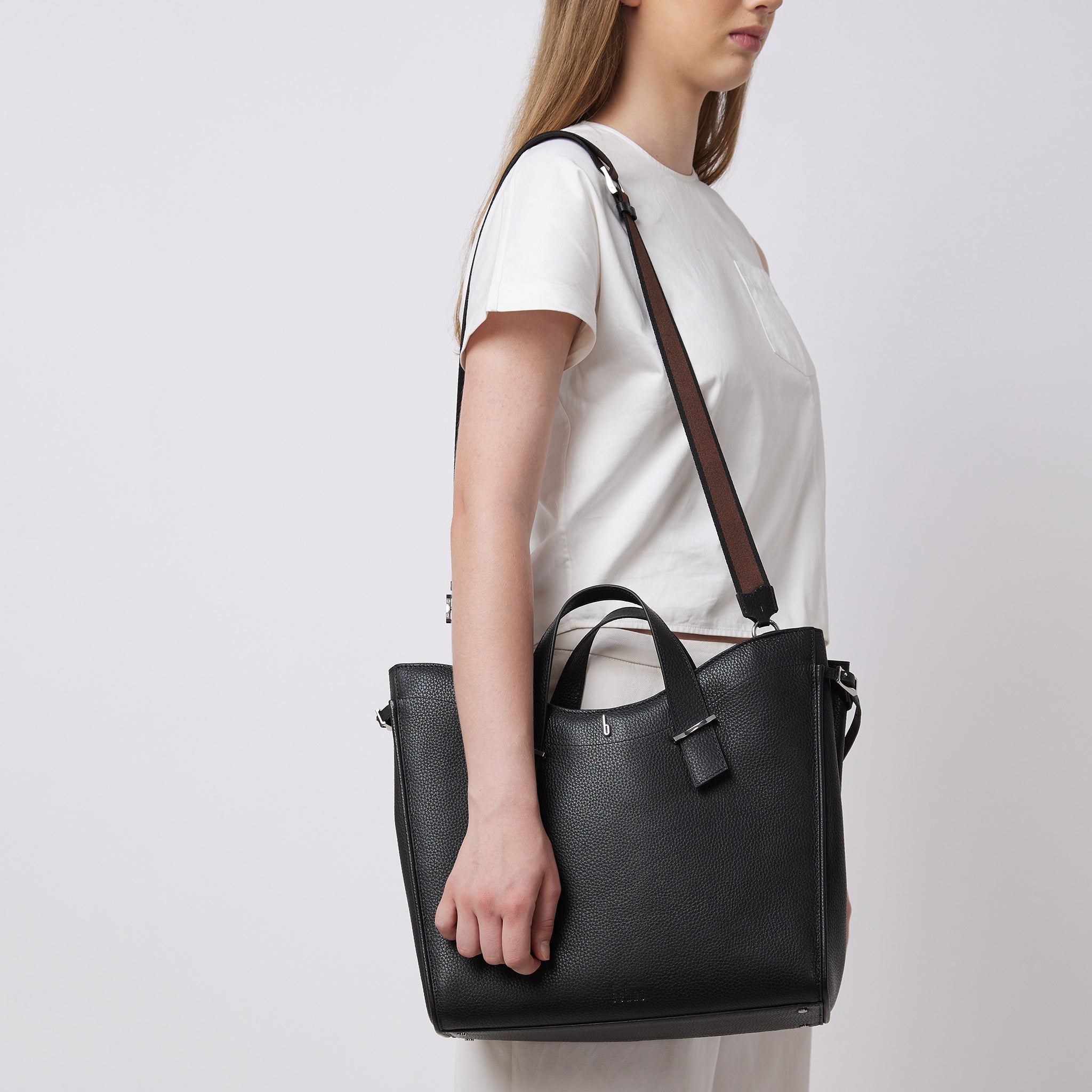GRETA TOTE PEBBLE BLACK