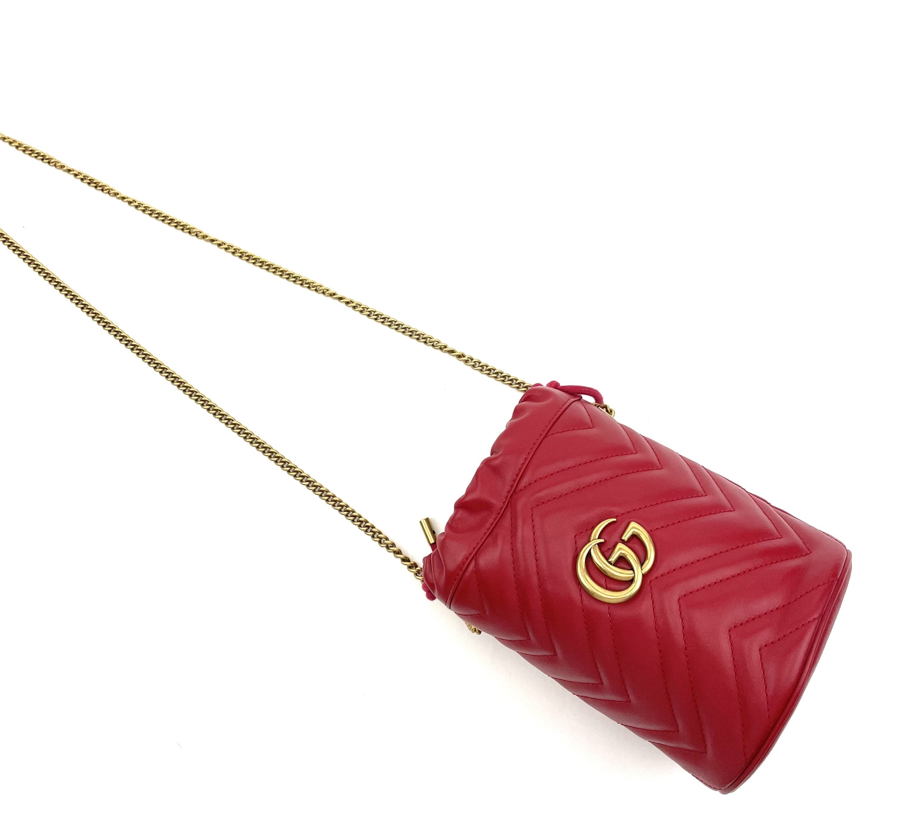 Matelasse Mini GG Marmont 2.0 Bucket Bag Red