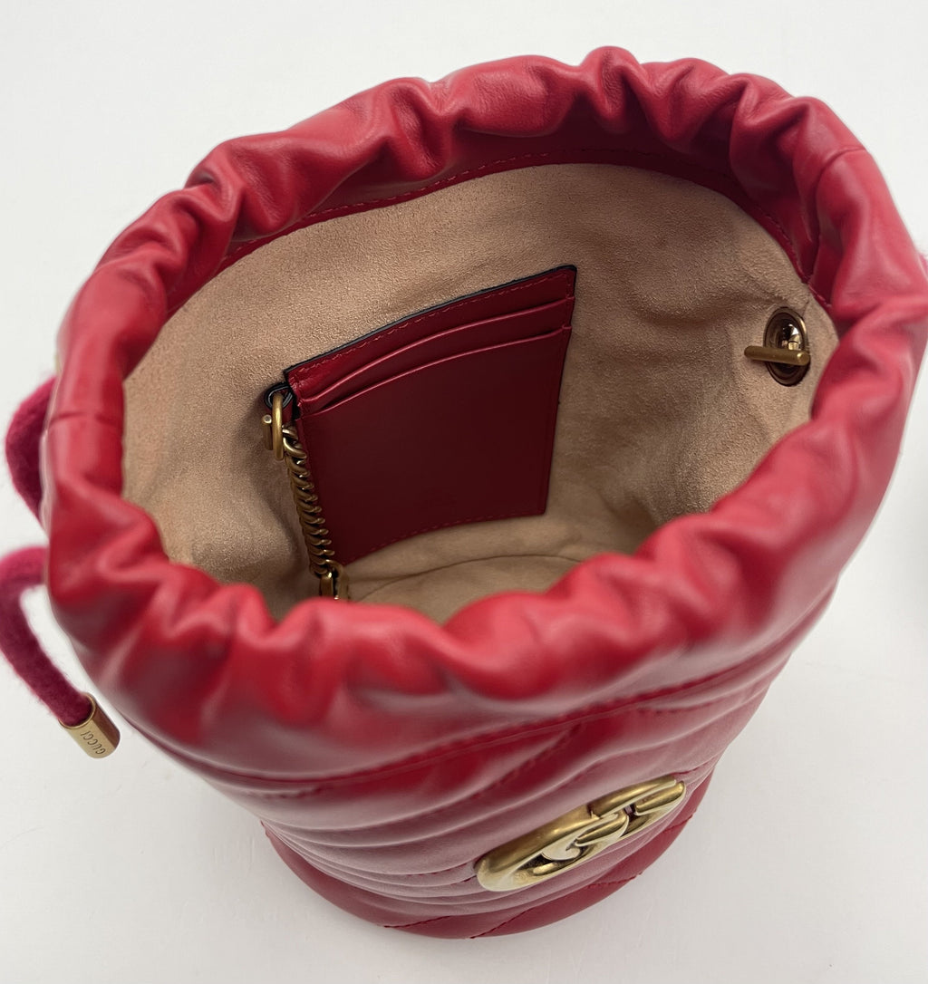 Matelasse Mini GG Marmont 2.0 Bucket Bag Red
