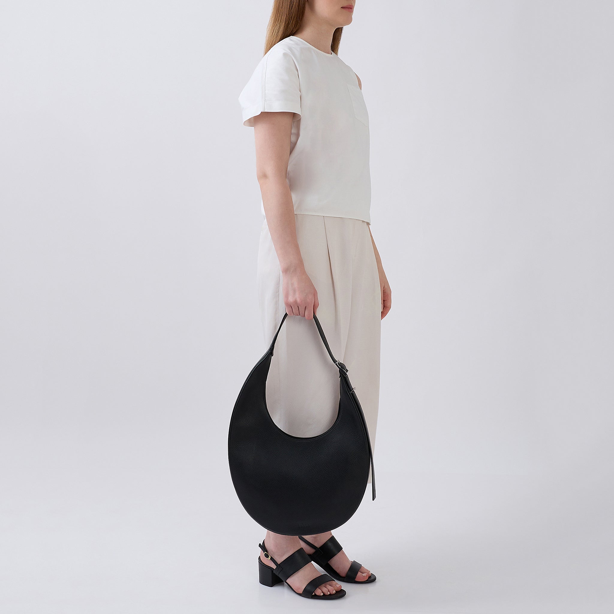 INA CRESCENT BAG LARGE PEBBLE BLACK