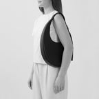 INA CRESCENT BAG MEDIUM PEBBLE BLACK