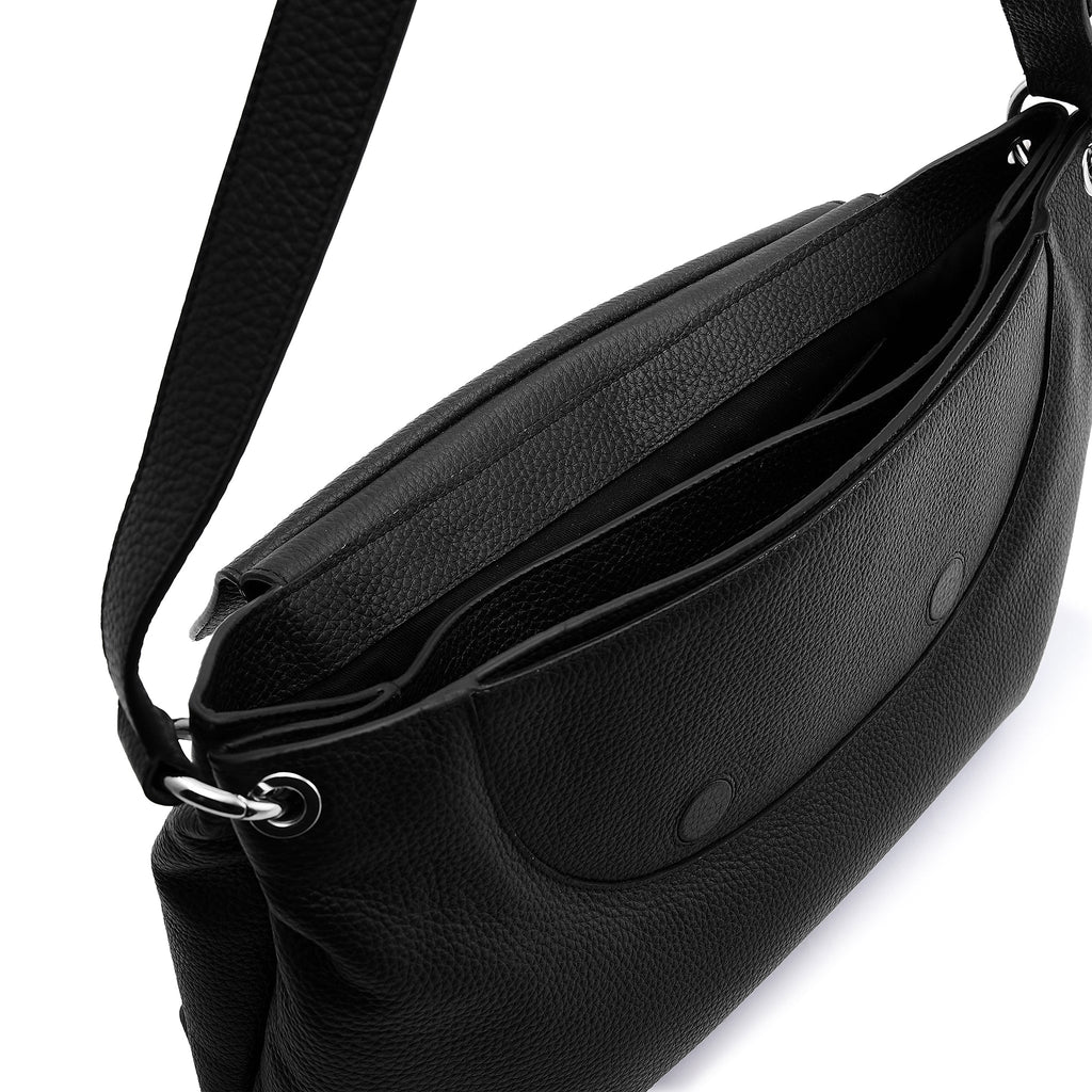 JUDITH SATCHEL LARGE PEBBLE BLACK