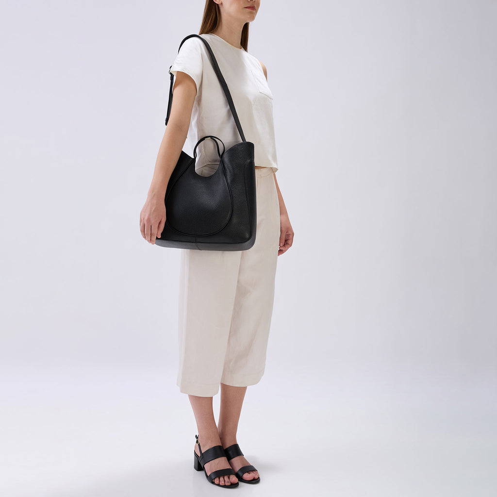 KATRINA TOTE WAVE PEBBLE BLACK