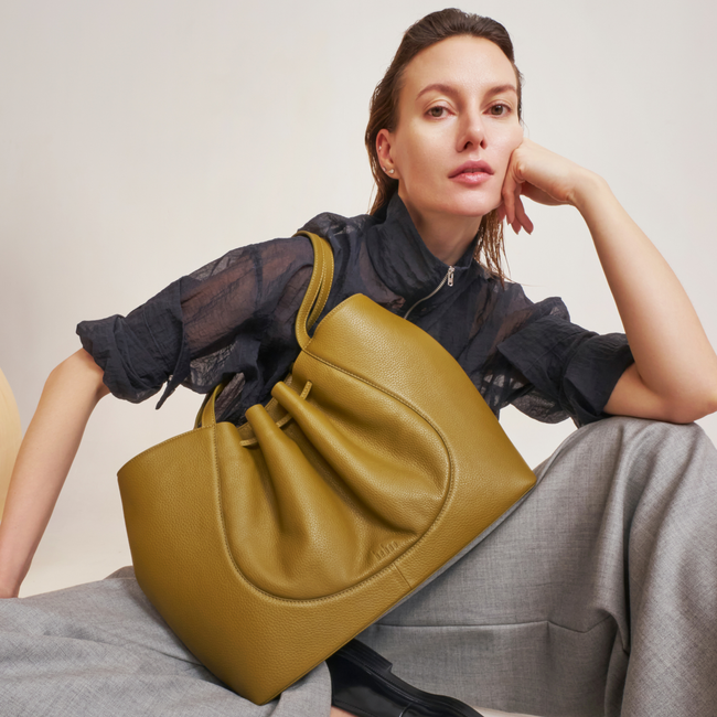 KATRINA TOTE LARGE PEBBLE OLIVE Main Image