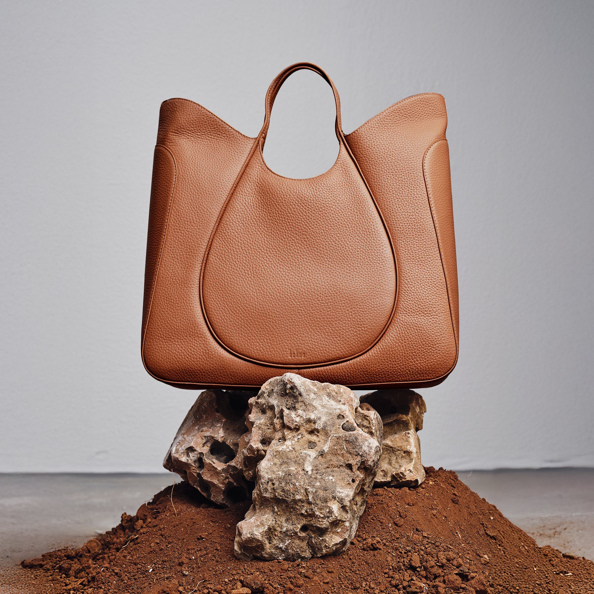 KATRINA TOTE WAVE PEBBLE CLAY