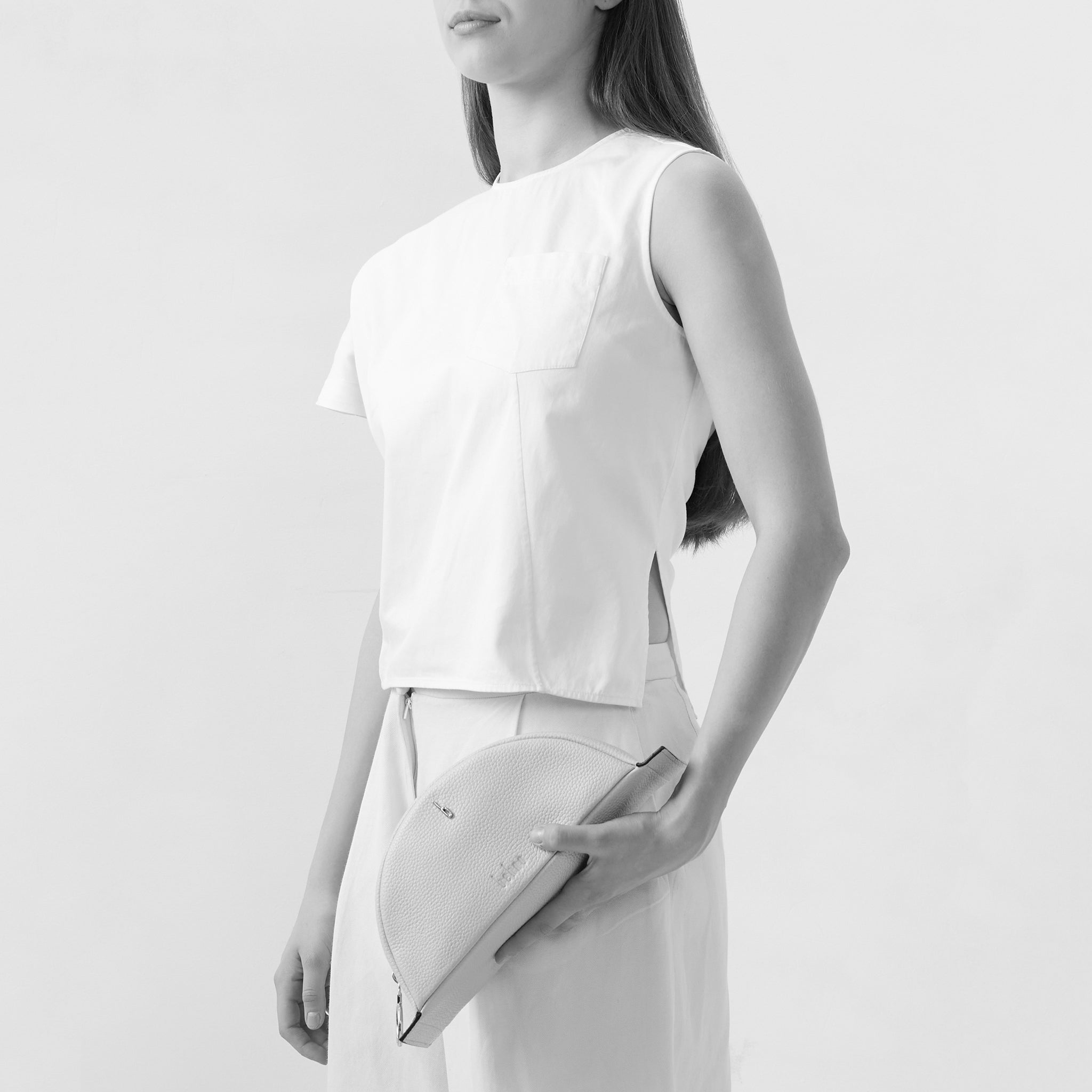 LAVERNE POUCH PEBBLE DARK BROWN