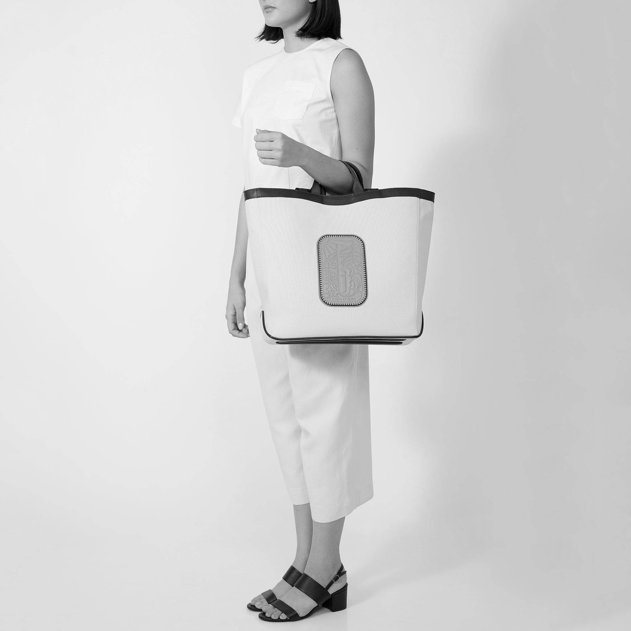 MAISON TOTE LARGE CANVAS SAND/CACAO