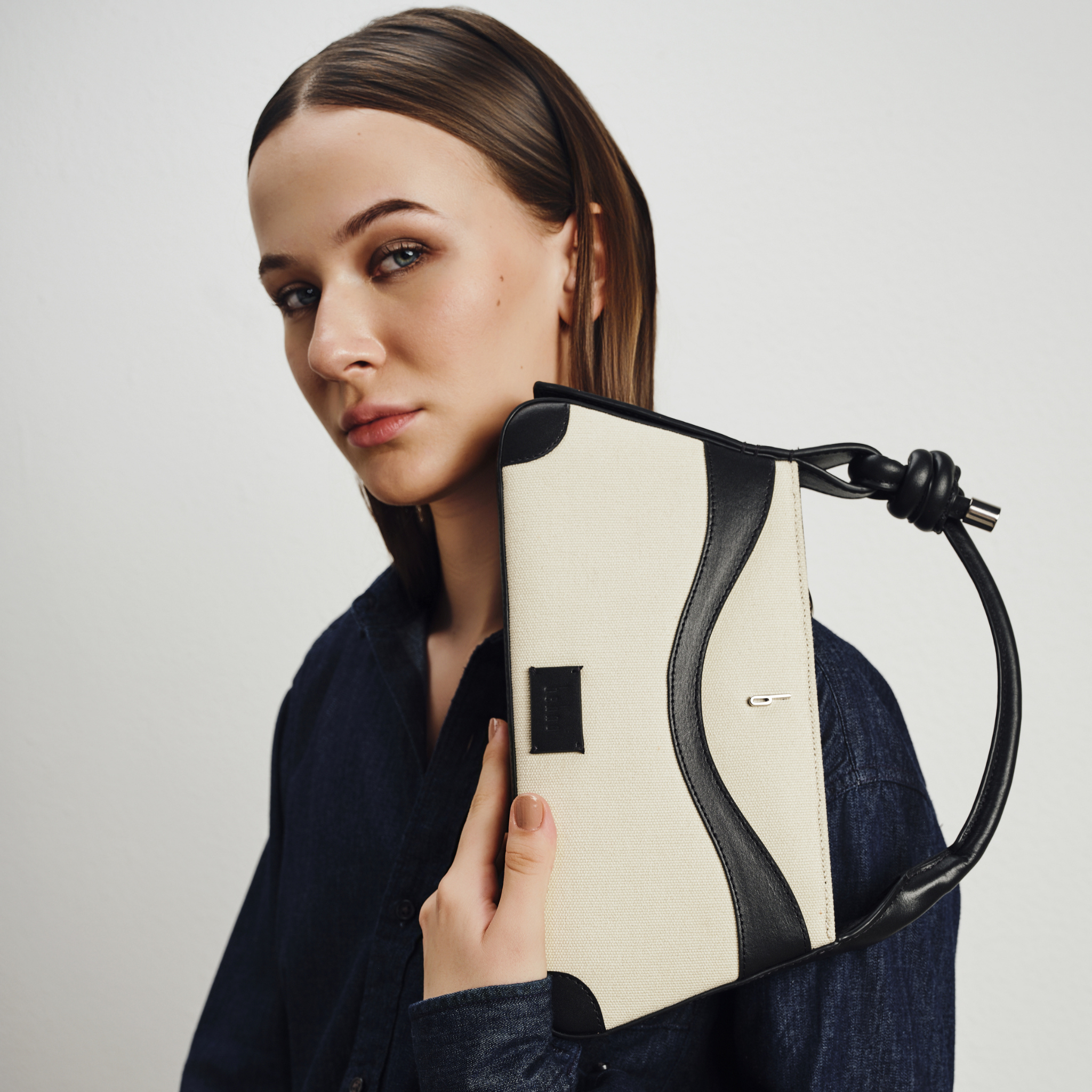 MELINA CROSSBODY CANVAS SAND/BLACK