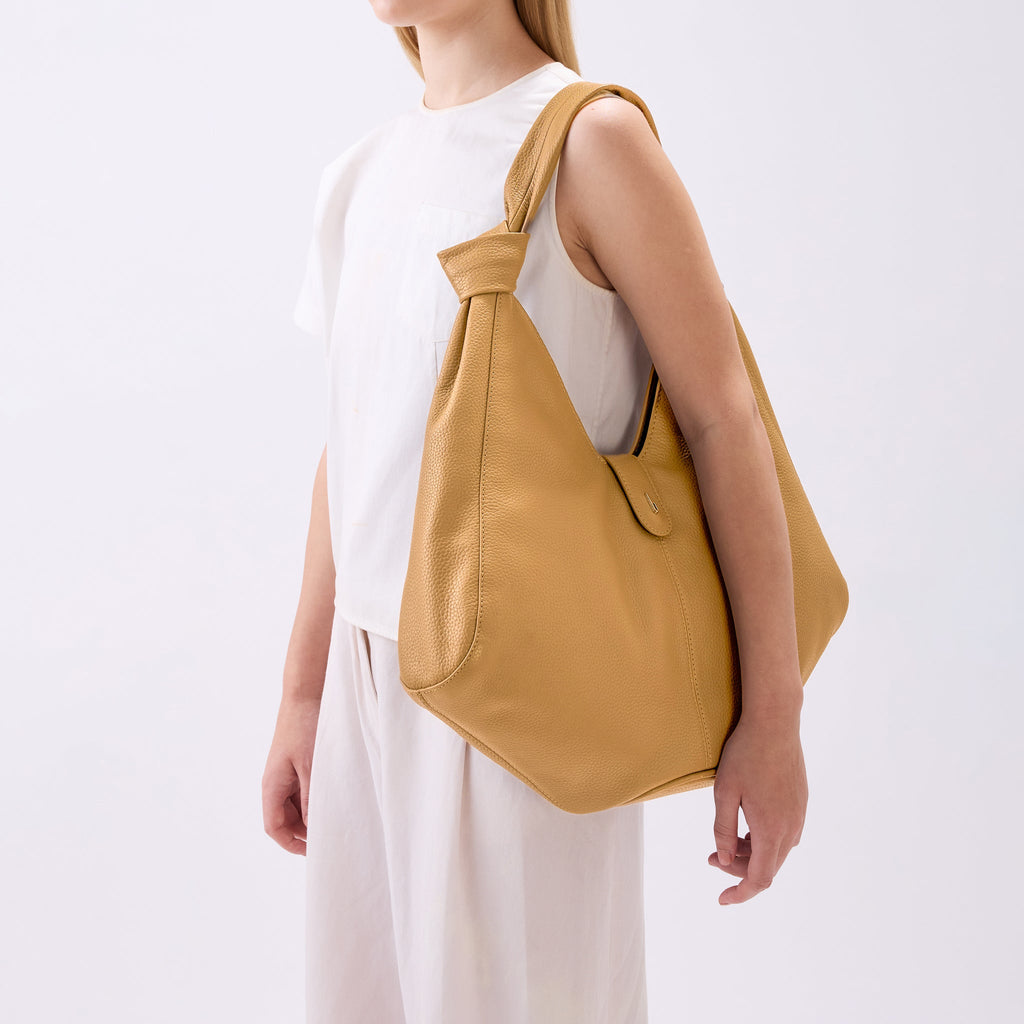 NELLI HOBO LARGE PEBBLE BISQUE