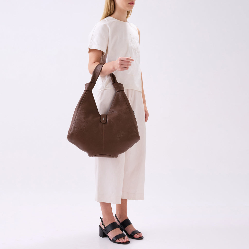 NELLI HOBO LARGE PEBBLE CINNAMON