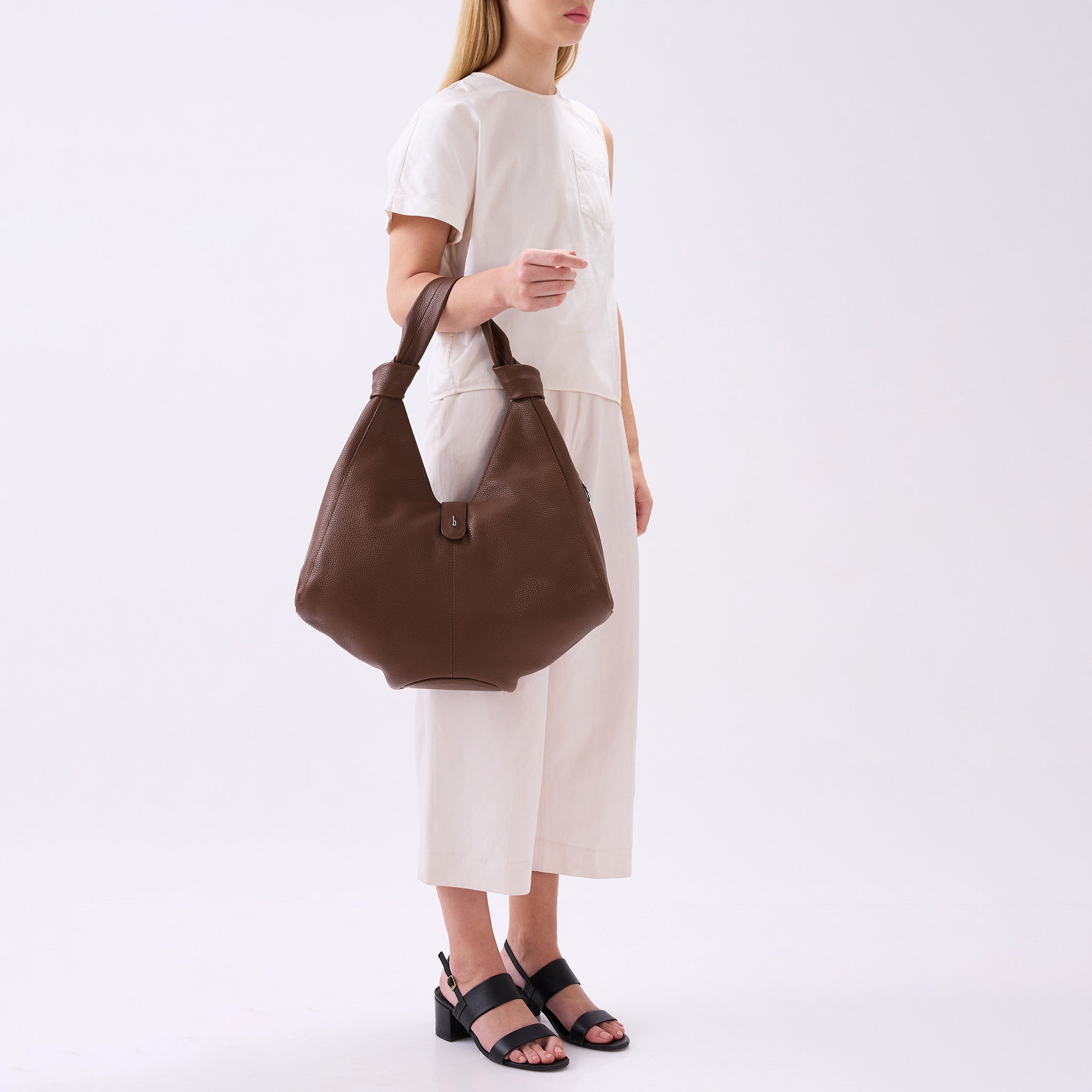 NELLI HOBO LARGE PEBBLE CINNAMON