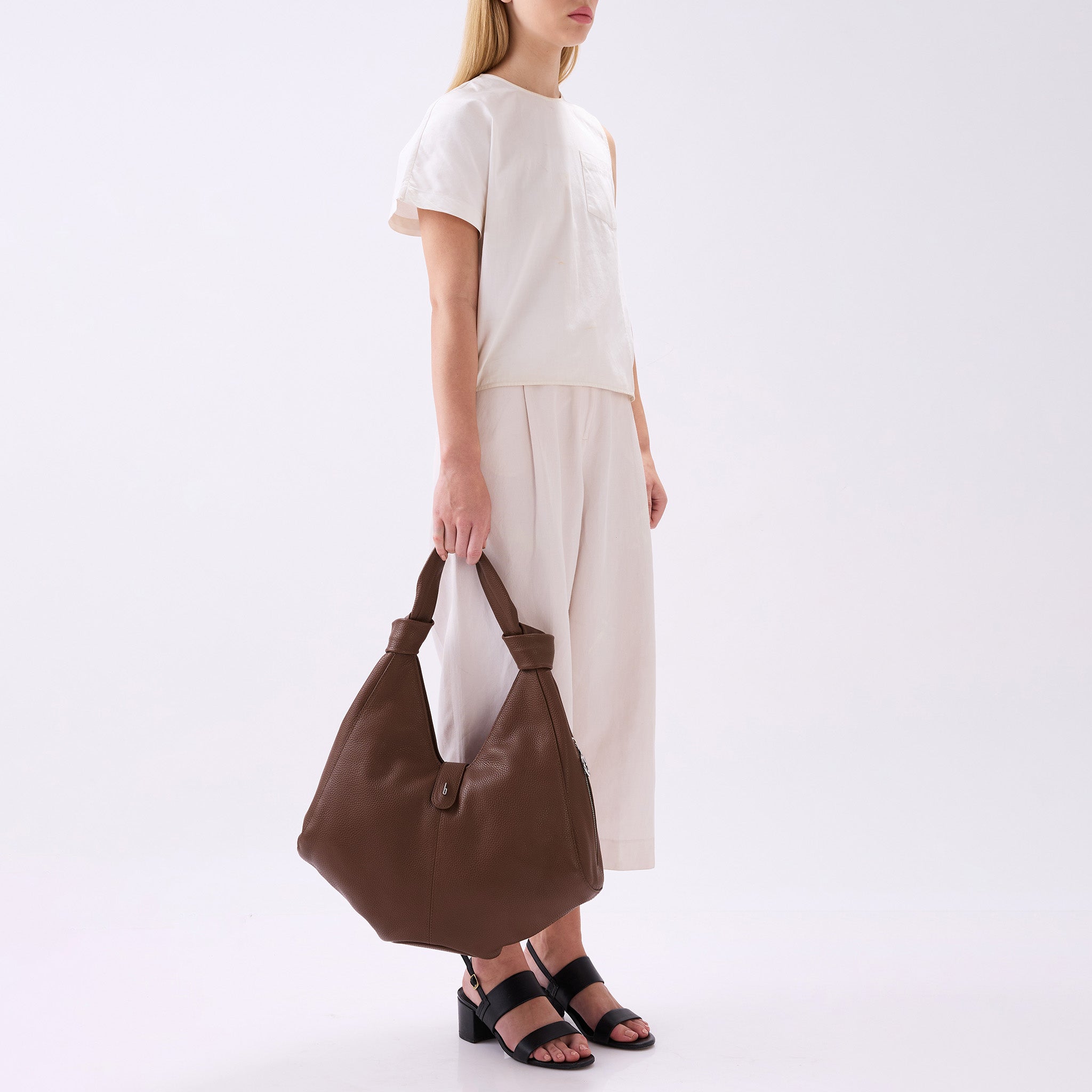 NELLI HOBO LARGE PEBBLE CINNAMON