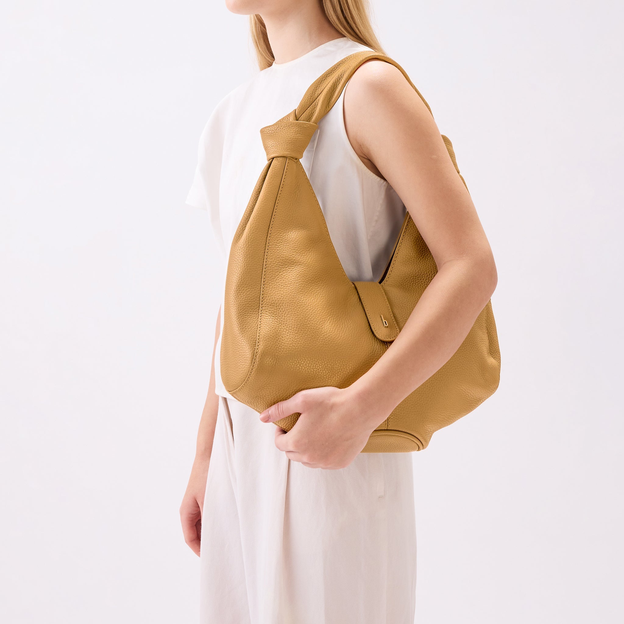 NELLI HOBO PEBBLE BISQUE