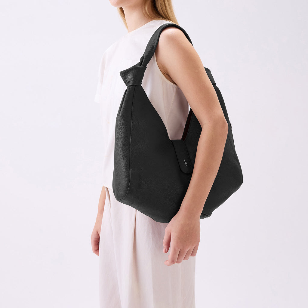 NELLI HOBO PEBBLE BLACK