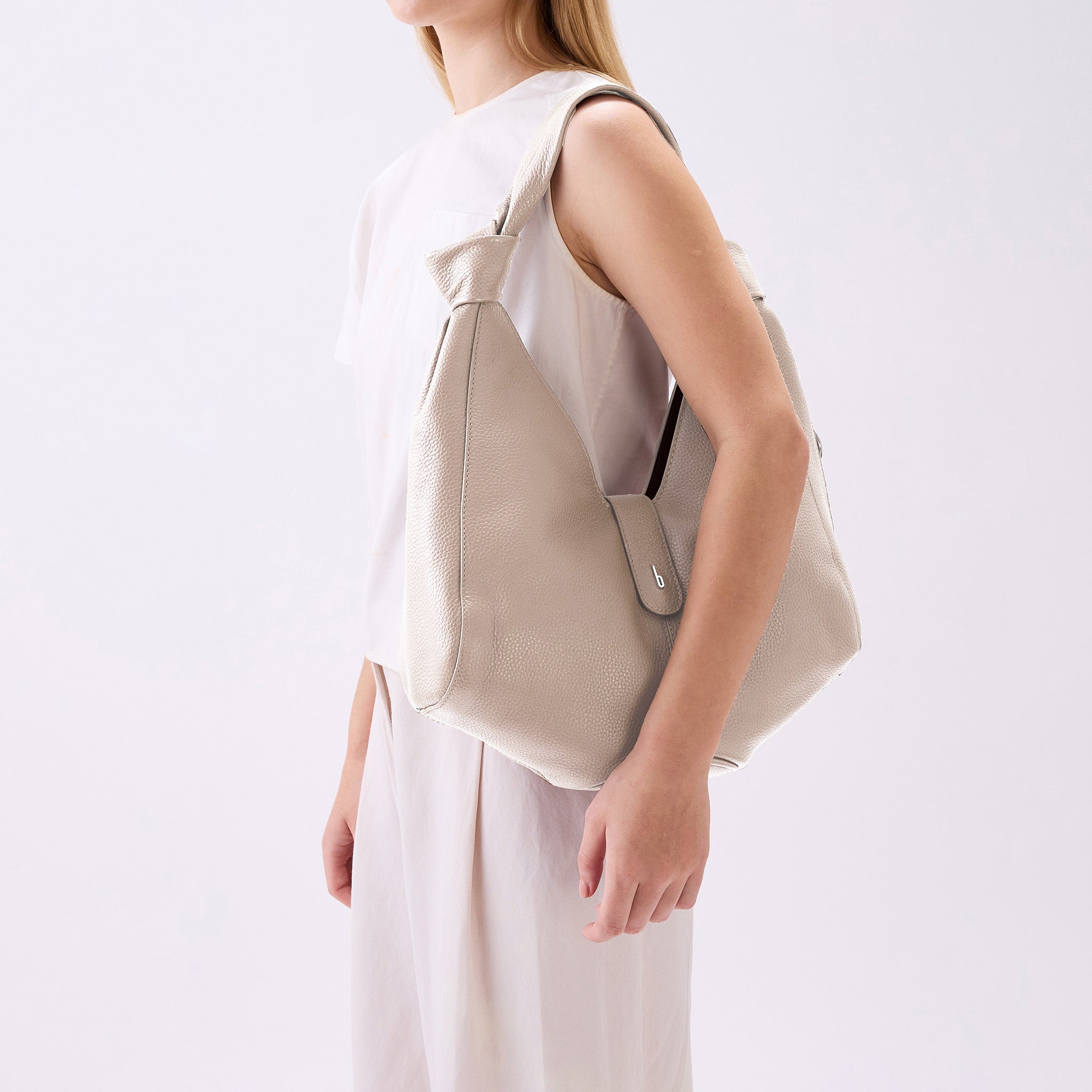 NELLI HOBO PEBBLE BONE