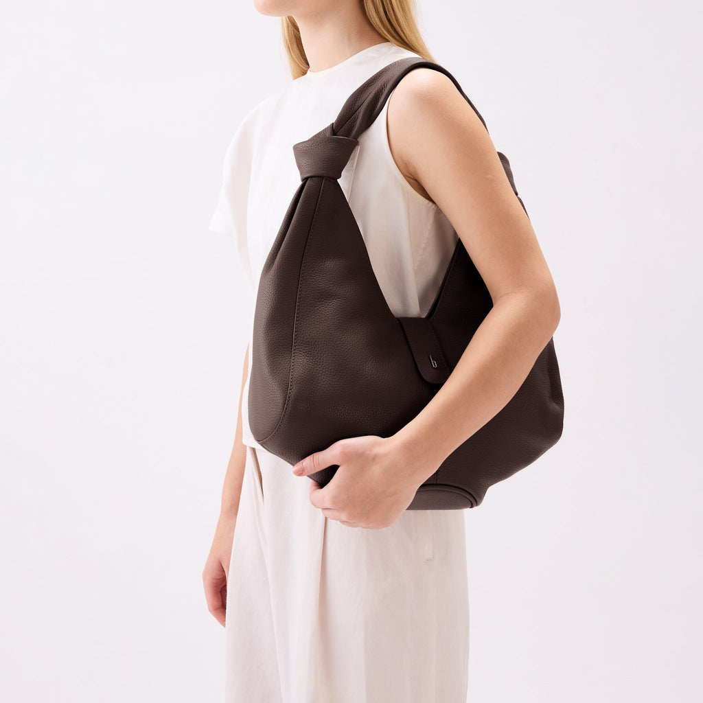 NELLI HOBO PEBBLE CACAO