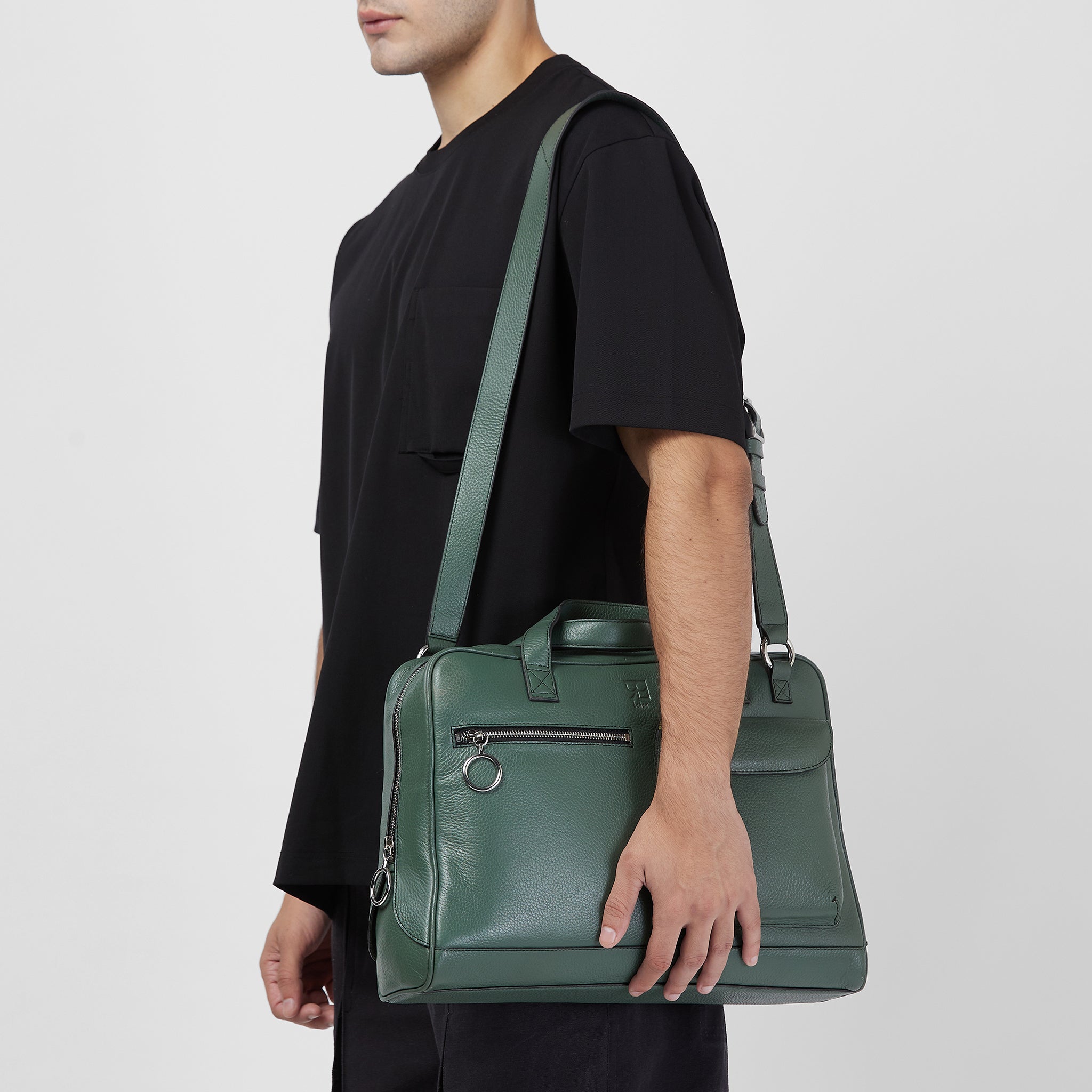 SHIV MESSENGER PEBBLE CYPRESS