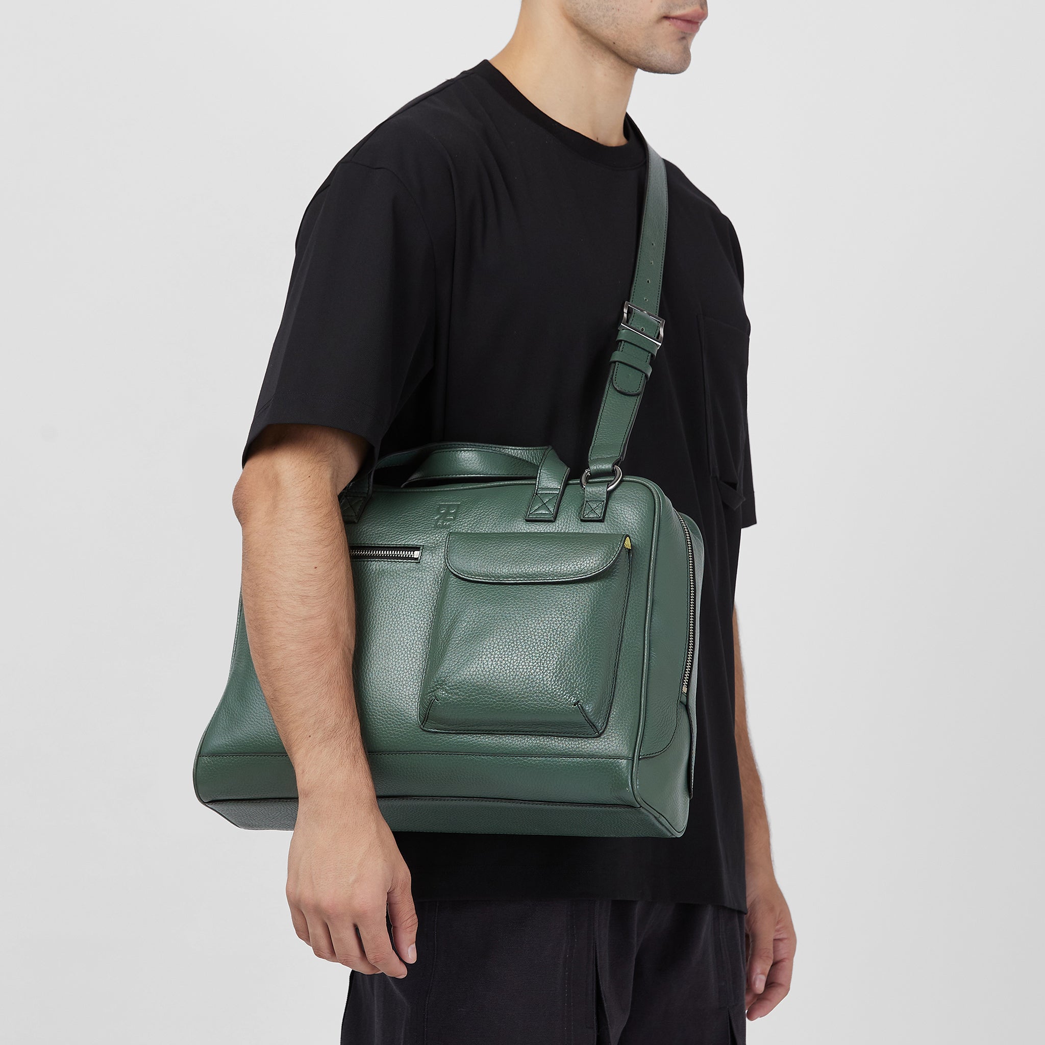 SHIV MESSENGER PEBBLE CYPRESS